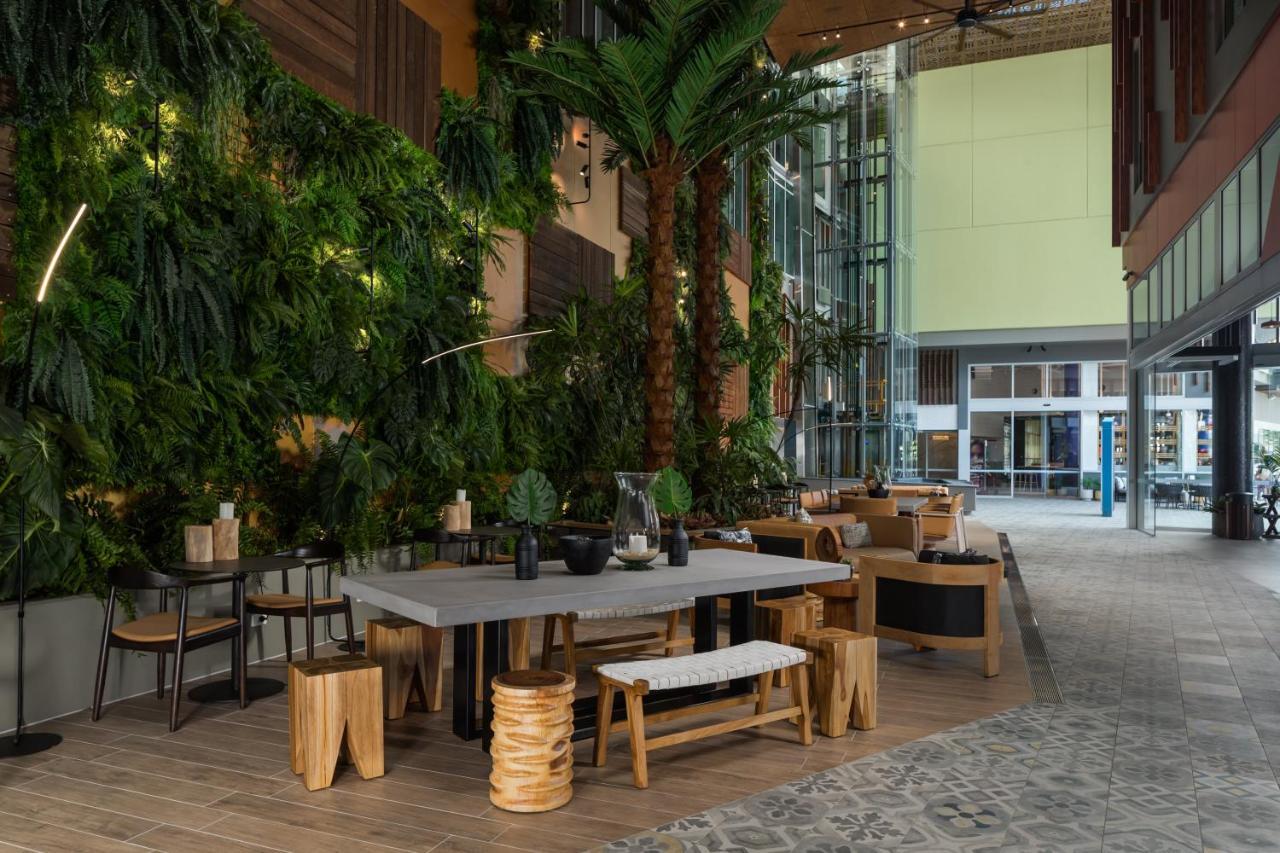 Crystalbrook Bailey Hotell Cairns Eksteriør bilde The interior of the hotel